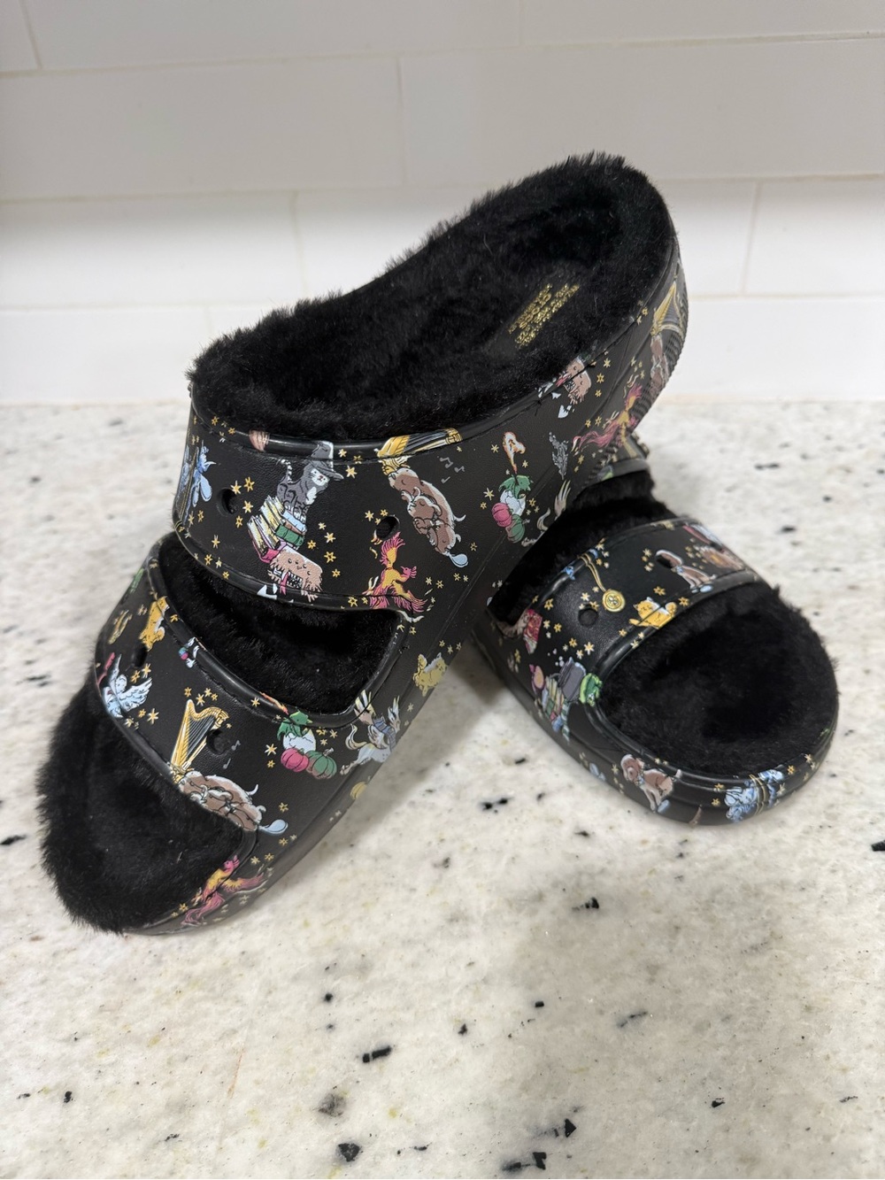 Crocs Men's Classic Cozzy Sandal Printed Faux-Fur Sandals US 14 Like New